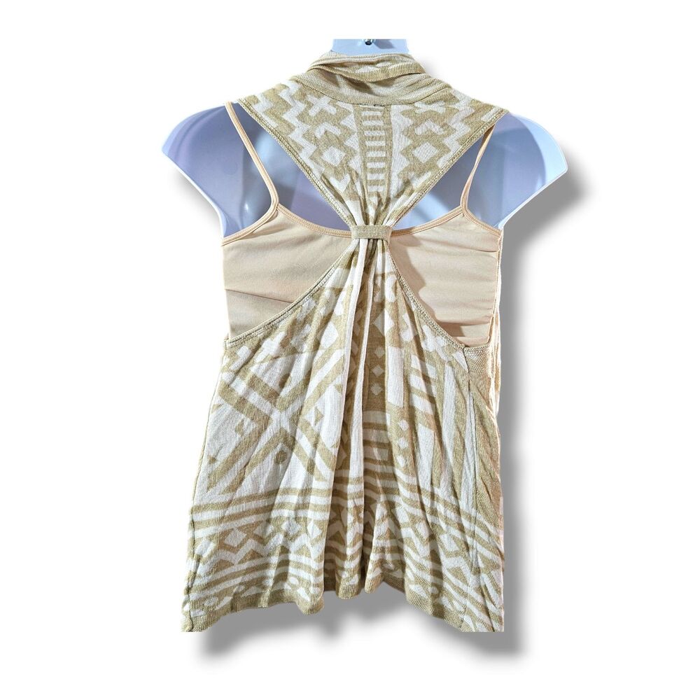 2b Bebe Cardigan Size Small White Beige Geometric Print Sleeveless Open Vest - Picture 2 of 10
